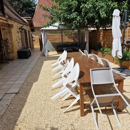 For 10 People With Swimming Pool Vila Journiac