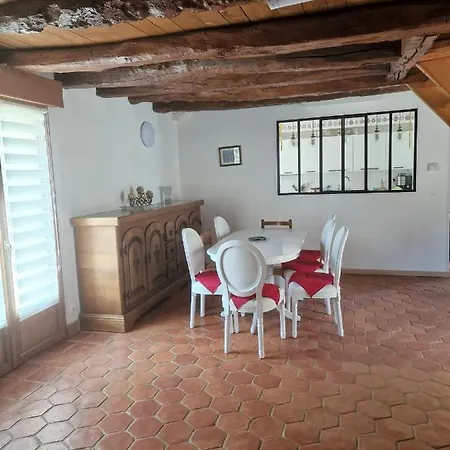 For 10 People With Swimming Pool Vila *