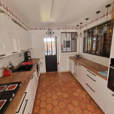 For 10 People With Swimming Pool Vila